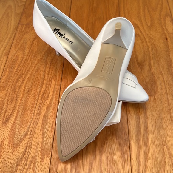 Beautiful ivory heels - Picture 3 of 3